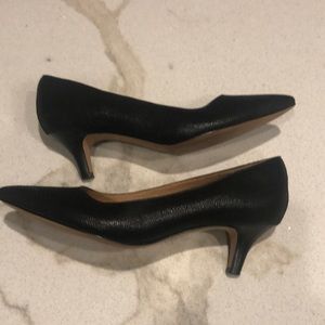 Clarks 1.5” classic pump heel ladies dress shoes